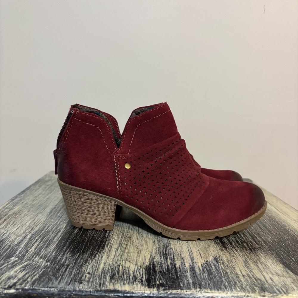 Earth Origins Burgundy Ankle Booties | Womens Size 6